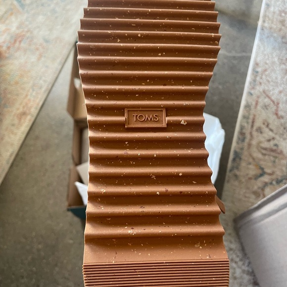 Toms Marlo boots.  Never worn. - Picture 3 of 8